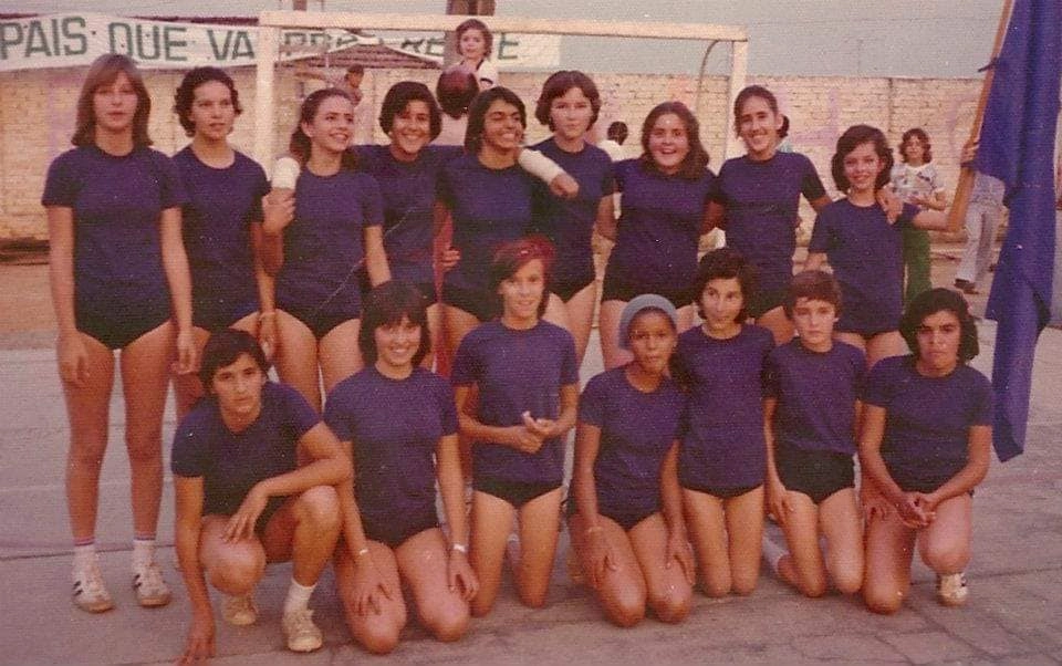 Equipe Azul em 1974 com várias meninas identificadas. Eliete Chame, Ana Amaral, Letícia Prado, Tânia Antinori, Érica Magnoni,Odete Navarro,...... Sandra Montanari, Kátia Guida, Divina Campanelli, Luciana Borges... Foto: soumaismuzambinho