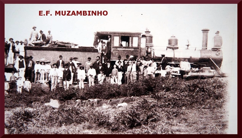 Imagem emocionante que mostra a Estação Ferroviária de Muzambinho no início do século XX. A foto foi enviada por Hugo Caramuru e o internauta Antonio Carlos Torres Torres dá mais detalhes sobre ela: 