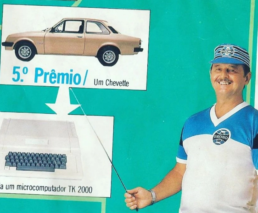 Rubens Minelli como garoto-propaganda de ação feita pelo Grêmio na década de 1980. O felizardo que ganhasse o 5º prêmio levaria um lindo Chevette e, de quebra, um Microcomputador TK 2000. Foto: arquivo pessoal de Rubens Minelli