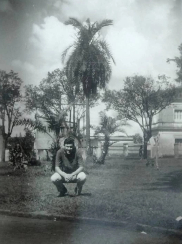 Milton Neves em praça de Muzambinho, em 1967