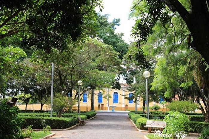 Praça central de Muzambinho. Foto: reprodução