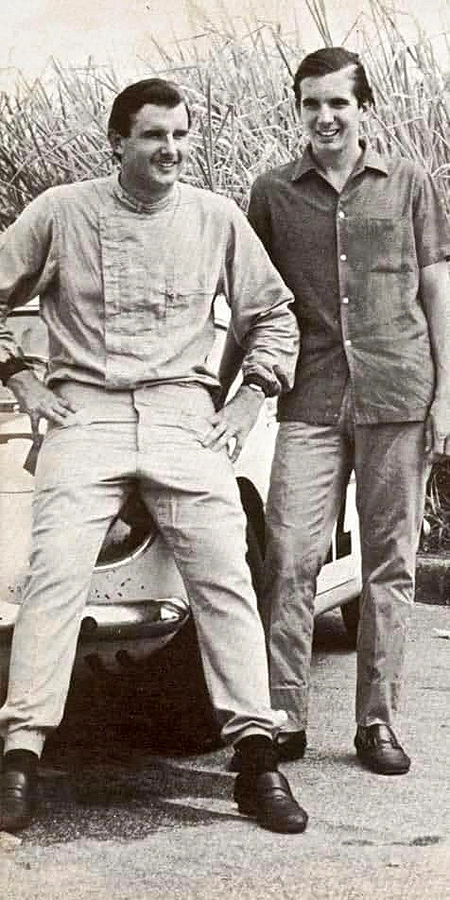 Os irmãos Wilsinho e Emerson Fittipaldi em 1963, em Petrópolis (RJ), junto à Berlineta Interlagos. Foto: arquivo pessoal de Wilsinho Fittipaldi