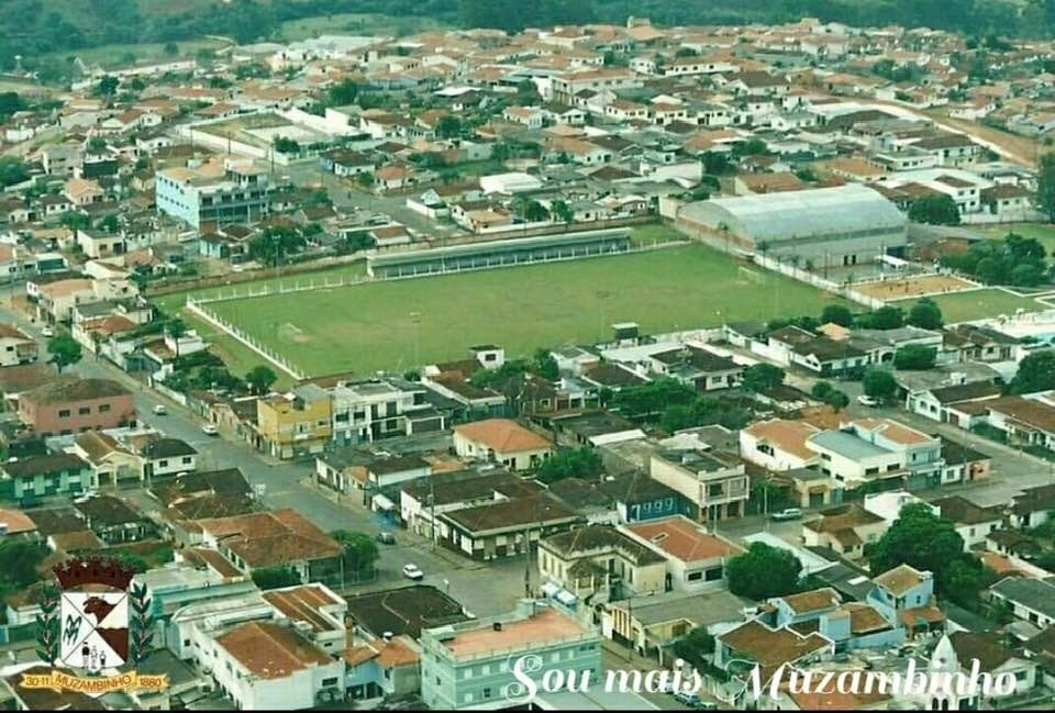 Vista aérea do Estádio Professor Antônio Milhão, em Muzambinho-MG. Foto: soumaismuzambinho.com