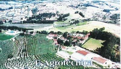 Vista aérea da Escola Agrotécnica de Muzambinho, inaugurada em 1952 por Getúlio Vargas, com a presença de Tancredo Neves e Juscelino Kubitschek