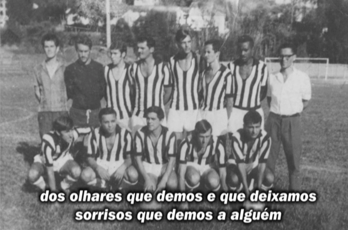 O futebol amador, amplamente difundido em Muzambinho e em todo o sul de Minas Gerais. Em pé, da esquerda para a direita: Nadinho, Amir, Carlinho Boca de Véia, Mixirica, Pininho, Lezinho, Camila e Grisiel. Agachados: Édson Dino, Tôti, Tente, Cesare Bianchi e Braguinha