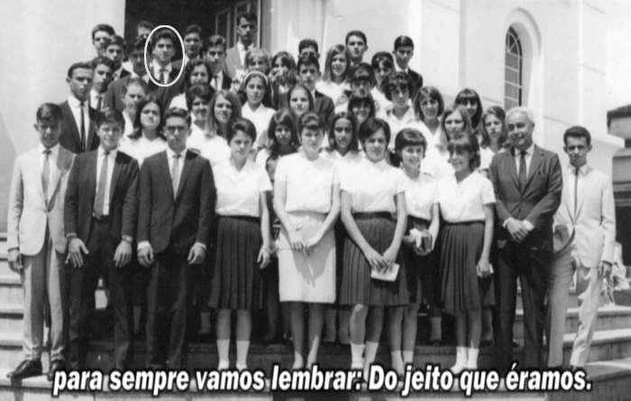 Muzambinhenses defronte à linda Igreja de São José, em 1969. Em destaque, o querido Cláudio Portugal. Depois dele, à direita, estão José Santini, Décio Megale e Álvaro Martins de Oliveira Filho (o mais alto). O último, à direita, é Humberto Fernandes Maciel, primo de Milton Neves, que foi eleito prefeito do município de Monte Belo-MG, em 2008