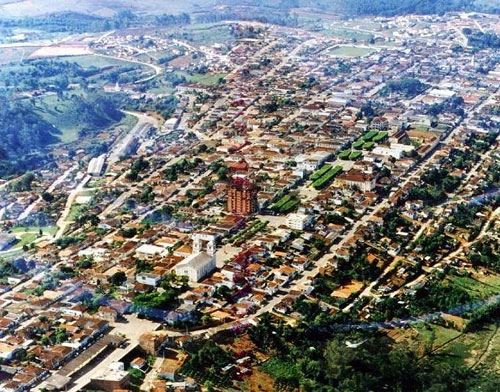 Vista aérea da cidade de Muzambinho em 2011