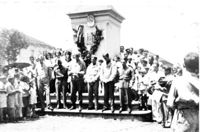 Pracinhas muzambinhenses recebendo justíssima homenagem após regressarem dos embates na 2ª Guerra Mundial. Foto: arquivo da Prefeitura Municipal de Muzambinho-MG