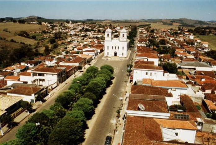 Visão privilegiada da cidade, com destaque para a Igreja Matriz. Foto: arquivo da Prefeitura Municipal de Muzambinho-MG