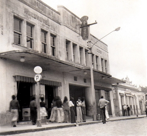 O extinto Cine São José, em Muzambinho-MG. Saudades das 