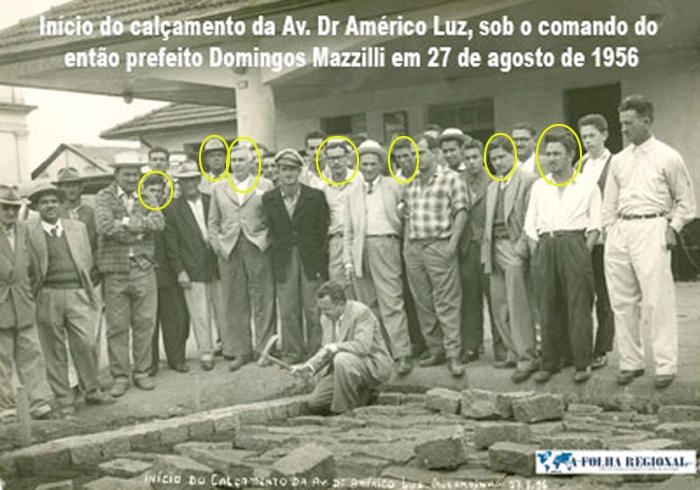 Foto histórica, do início do calçamento da Av. Dr Américo Luz, em 27 de agosto de 1956. Em destaque, da esquerda para a direita: Juscelino Bonelli Maciel (tio de Milton Neves), Agripino Pereira, Dr. Licurgo Leite, Mário Martimiano, Toninho Capoteiro, Wellington de Oliveira (pai) e Benedito Dino. Foto: 