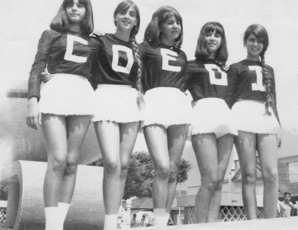 As meninas do Colégio Estadual de Muzambinho, em 1966. Scarlett Abrahão, Joelita Senedese, Maria Helena Carli (paixão de Edson Dino), Betinha Machado e Ana Rachel (prima de Joelita Senedese). E quem eram as donas das letras 