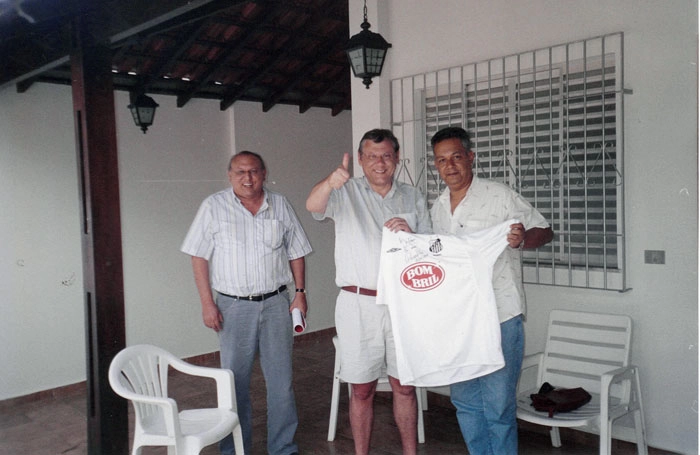 O Delegado Edson Moreira, o que prendeu o ex-goleiro Bruno, esteve na cidade de Muzambinho-MG. Na foto estão Homero Neves, Milton Neves e o Dr. Edson Moreira