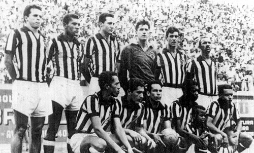  Em pé: Dinar, Reginaldo, Procópio, Marcial, Willian e Marcelino. Agachados: Toninho, Luis Carlos (ex-Flamengo), Nilson, Fifi e Noêmio.
