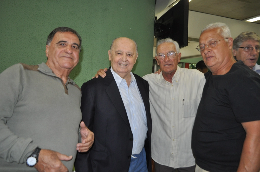 Bentivegna, Rubens Minelli, Dudu e Júlio Amaral em 26 de setembro de 2015, na festa de veteranos do Palmeiras, no restaurante do clube. À direita, parcialmente encoberto, Mário Motta. Foto: Marcos Júnior/Portal TT