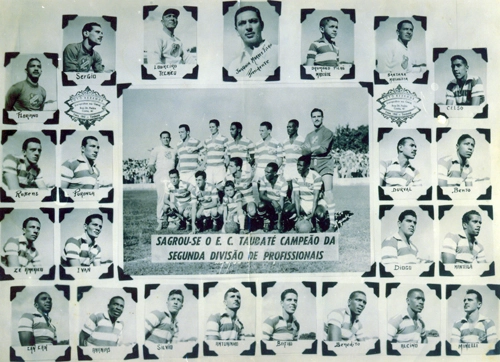 Na metade dos anos 50. O Burro da Central contava com jogadores como Sérgio, Floriano, Rubens Minelli, Porunga, Antoninho, Ananias, Can Can, Alcino, Manteiga e Rubens. Zé Américo é o quinto em pé, da esquerda para a direita, no time que está em campo