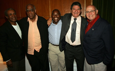 Da esquerda para a direita, Dorval, Mengálvio, Edu, Manuel Maria e Pepe. Ex-jogadores do Santos estiveram presentes à festa de Luxemburgo. Foi o lançamento do Instituto Vanderlei Luxemburgo, espécie de faculdade para novos treinadores. O eventou ocorreu no Jóquei Clube de São Paulo em 1° de outubro de 2007. Foto:Igor Oliveira / Agência Quiprocó