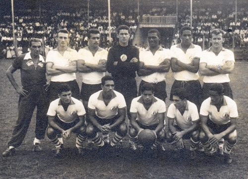 Em pé: Marmita, Soligo, Toruca, Suli, Brandão, Mengálvio e Afonso. Agachados: Darci, Marino, Abílio, Fernando e Gilberto.