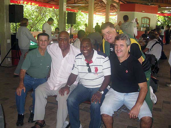 Diogo, Mengálvio, Edu, Roberto Diogo e Julio César, em 20 de maio de 2012, em Sousas, na Grande Campinas. Foto enviada por Roberto Diogo