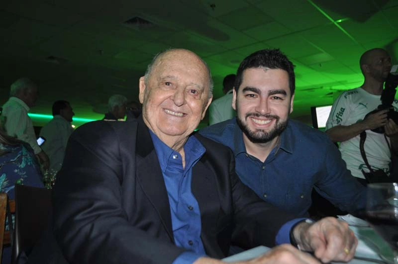 Em 20 de setembro de 2019, na festa de veteranos do Palmeiras, no restaurante Jardim Suspenso, no Palestra Itália, Rubens Minelli e seu neto Bruno. Foto: Marcos Júnior Micheletti/Portal TT