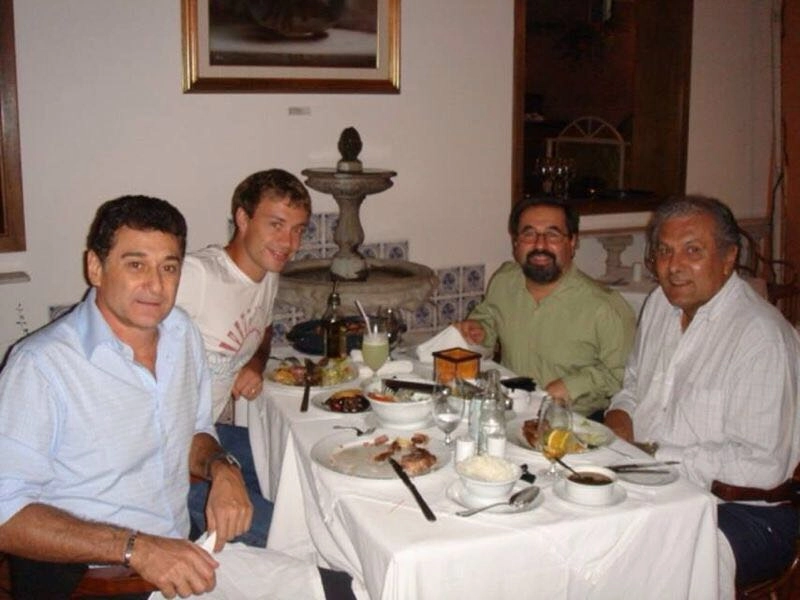 Marco Aurélio Cunha convidou para um almoço as lendas uruguais Dario Pereyra e Pedro Rocha, para auxiliar na ambientação de Diego Lugano