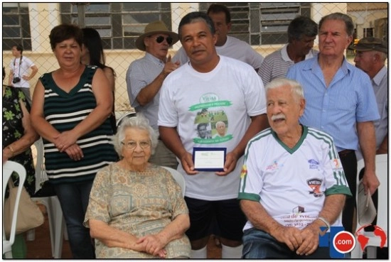 Em 22 de novembro de 2014, no Instituto Federal Sul de Minas, Campus Muzambinho, dia de homenagem a Corote, que neste foto está sentado ao lado de sua esposa. Foto: muzambinho.com